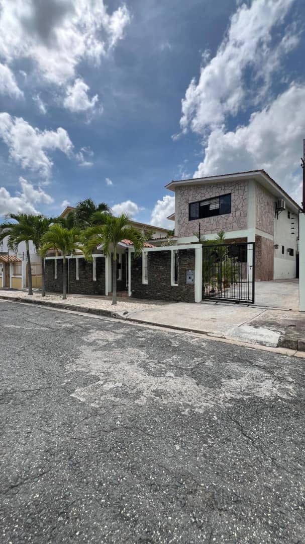 Single Family Home - Casa en El Parral